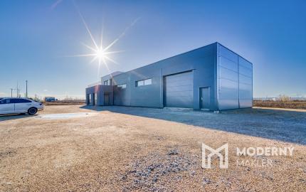 Na predaj administratívno-skladový objekt pri Trnave, v obci Zavar