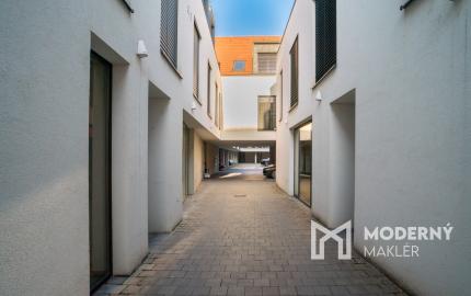 Na predaj štýlový 3-izbový mezonet v historickom centre Trnavy