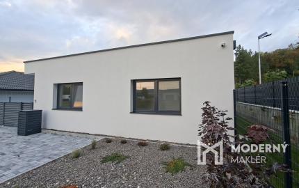 Exkluzívne iba u nás krásna novostavba v obci Uhrovec - dokončená