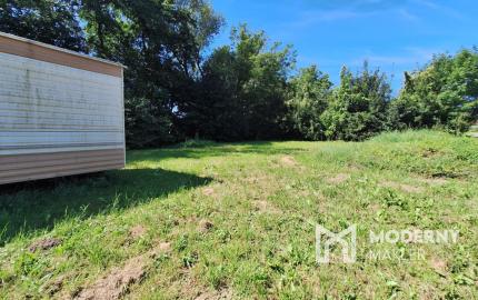 HORNÉ DRŽKOVCE – Mobilný dom s pozemkom pri potoku (790 m²)
