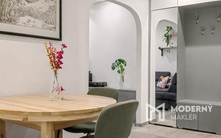 Na predaj kompletne zariadený 3-izbový byt v Petržalke