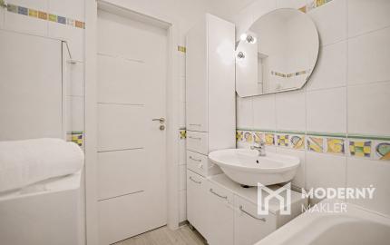 Na predaj kompletne zariadený 3-izbový byt v Petržalke