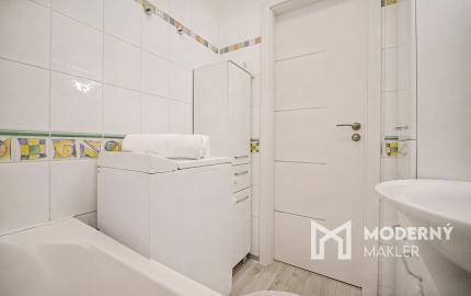 Na predaj kompletne zariadený 3-izbový byt v Petržalke