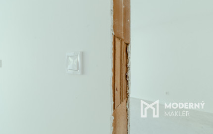 Na predaj skolaudovaný výnimočný 4-izbový byt s vlastnou záhradou vo Veľkom Orvišti