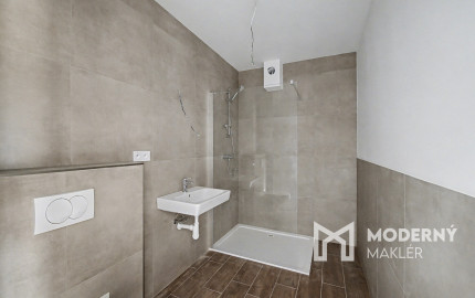 Na predaj skolaudovaný výnimočný 4-izbový byt v rodinnom dome vo Veľkom Orvišti