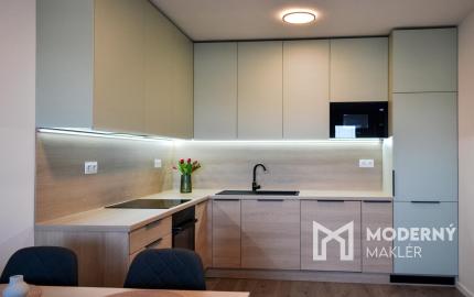 REZERVOVANÉ: Na predaj zariadený 2-izbový byt Na Pažiti v Trenčíne