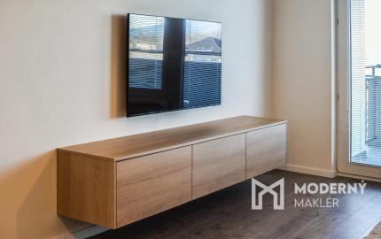 REZERVOVANÉ: Na predaj zariadený 2-izbový byt Na Pažiti v Trenčíne