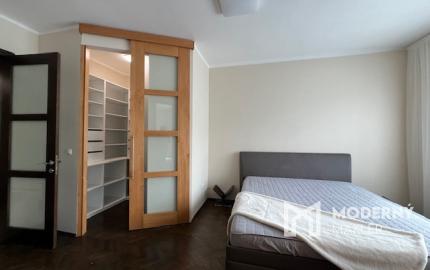 Na predaj veľkometrážny 3-izbový byt v centre mesta Trenčín