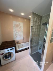 Na predaj veľkometrážny 3-izbový byt v centre mesta Trenčín