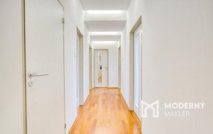 Na predaj 4-izbový byt s výhľadom na Malé Karpaty v Rači