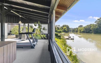 Na predaj štýlový penzión s priamym prístupom k vode v obci Blahová