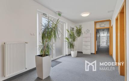 Na predaj štýlový penzión s priamym prístupom k vode v obci Blahová