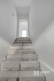 Na predaj rodinný dom s garážou v obci Šoporňa – štandard je zahrnutý v cene