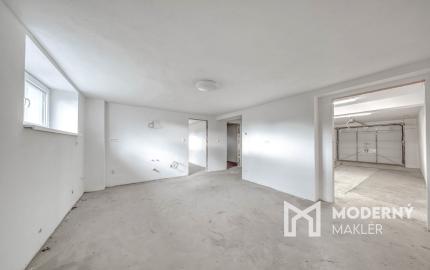 Na predaj rodinný dom s garážou v obci Šoporňa – štandard je zahrnutý v cene