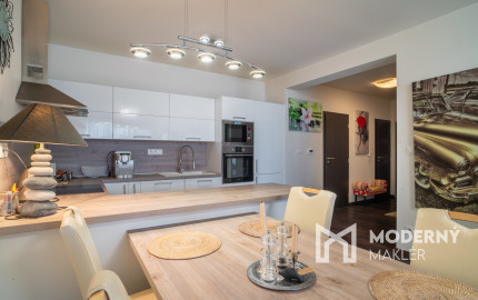 Na predaj 3-izbový byt s parkovaním v Senci