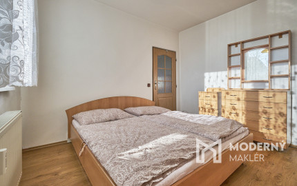 Na predaj 4-izbový byt s loggiou v centre mesta Snina