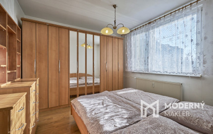 Na predaj 4-izbový byt s loggiou v centre mesta Snina