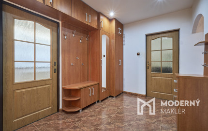 Na predaj 4-izbový byt s loggiou v centre mesta Snina