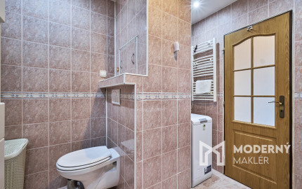 Na predaj 4-izbový byt s loggiou v centre mesta Snina