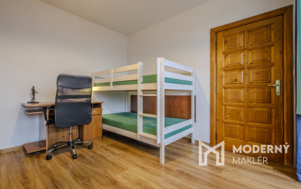 Na predaj slnečný 4-izbový byt na Námestí Kráľovnej pokoja v Prešove