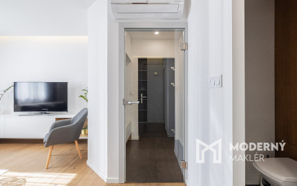 Na predaj slnečný 3-izbový byt v centre mesta Snina