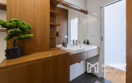 Na predaj slnečný 3-izbový byt v centre mesta Snina