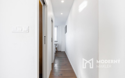 Na predaj slnečný 3-izbový byt v centre mesta Snina