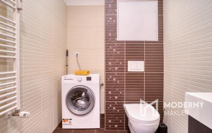 Na predaj priestranný 1-izbový byt v Miloslavove