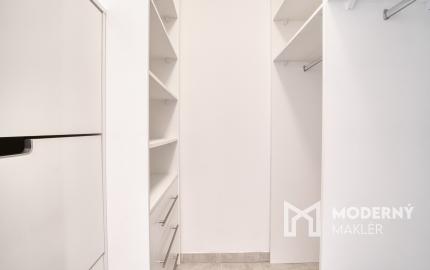 Na predaj priestranný 1-izbový byt v Miloslavove