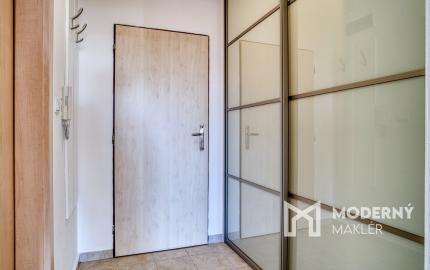 Na predaj priestranný 1-izbový byt v Miloslavove