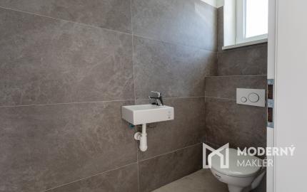 Predaj 4-izbová bytová jednotka v dvojdome v Lehniciach