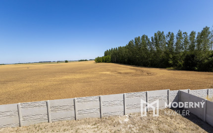 Predaj 4-izbová bytová jednotka v dvojdome v Lehniciach