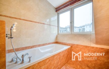 Na predaj netradičný loftový mezonet v srdci Starého Mesta