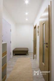 Na predaj investičný 1-izbový  byt Bratislave-Dúbravka