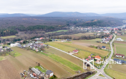 Na predaj pozemok v Pochabanoch