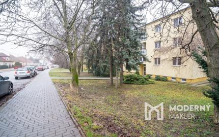 Na prenájom 3-izbový byt s garážou v Nitre - Čermáň