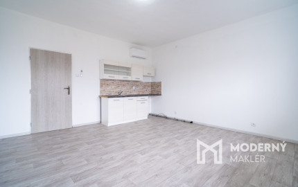 Na predaj polyfunkčná budova v obci Bardoňovo