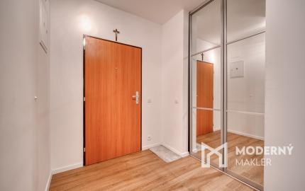 Na predaj 2-izbový byt s veľkolepou terasou na Kolibe