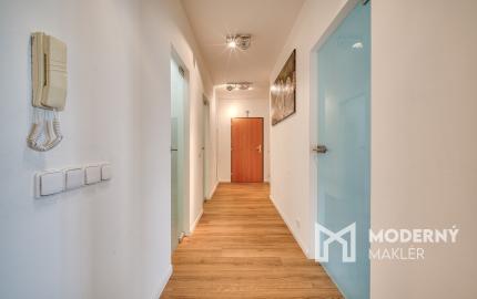 Na predaj 2-izbový byt s veľkolepou terasou na Kolibe