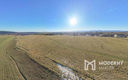 Na predaj pozemok v obci Mlynica