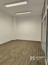 Na prenájom obchodný priestor v centre Malaciek