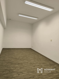 Na prenájom obchodný priestor v centre Malaciek