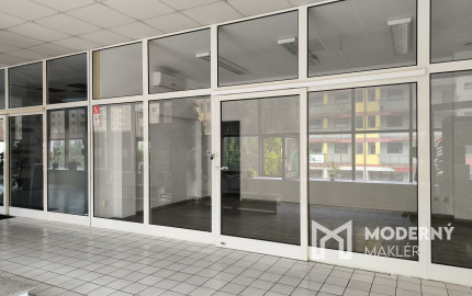 Na prenájom obchodný priestor v centre Malaciek