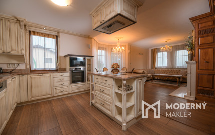 Na predaj nadštandardný rodinný dom s bazénom, Soblahov