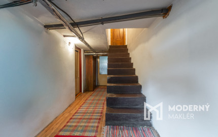 Nová znížená cena! Na predaj 5-izbový rodinný dom s veľkou záhradou v Novej Vsi nad Váhom