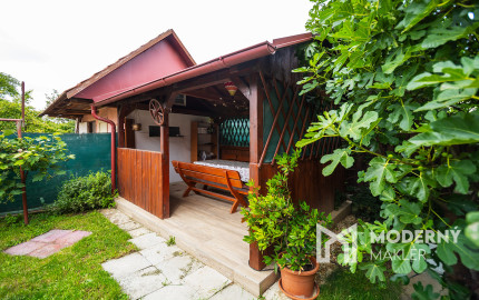 Nová znížená cena! Na predaj 5-izbový rodinný dom s veľkou záhradou v Novej Vsi nad Váhom