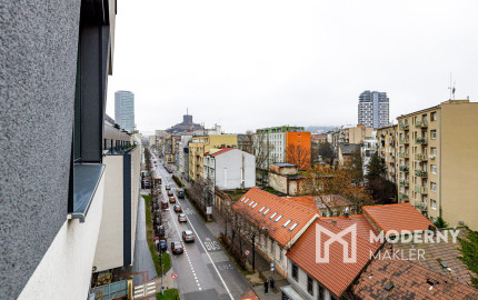 Na predaj 2-izbový slnečný byt v Starom meste s garážovým parkovaním