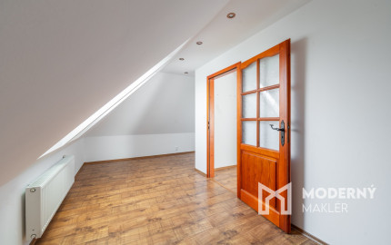 Na predaj impozantný rodinný dom v Ivanovciach