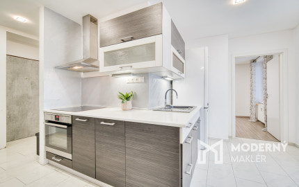 Na prenájom kompletne zariadený 2-izbový byt v centre Malaciek