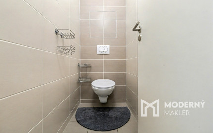 REZERVOVANÉ: Na predaj moderný 2-izbový byt na Zlatovskej ulici v Trenčíne